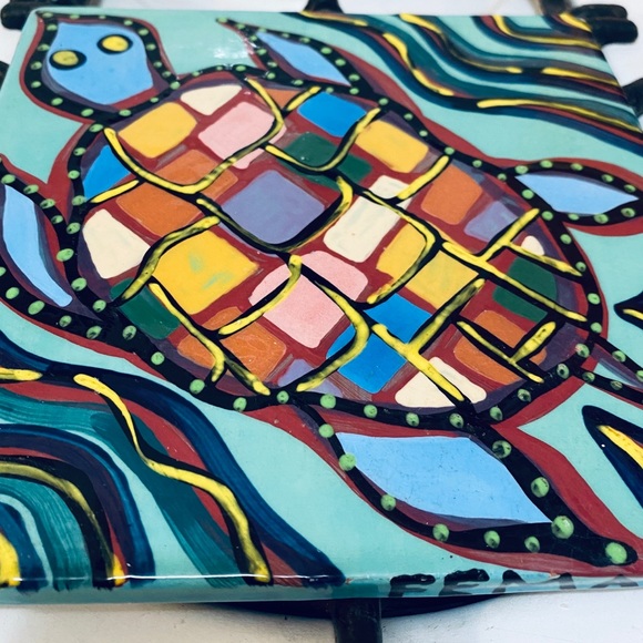 Lynda Feman Vintage Festive Turtle🐢Ceramic Trivet - Picture 2 of 16